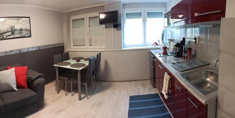 Ferienwohnung Angi Apartman- Nagyszeru Elhelyezkedes, Vendegkozpontu Szallashely-Szolgaltatas Harkan Exterior foto
