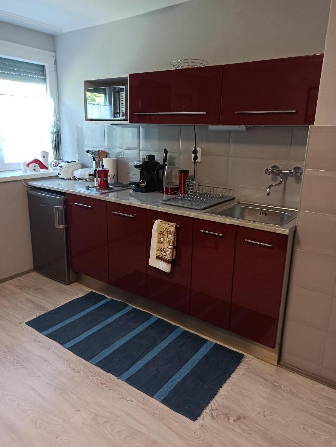 Ferienwohnung Angi Apartman- Nagyszeru Elhelyezkedes, Vendegkozpontu Szallashely-Szolgaltatas Harkan Exterior foto