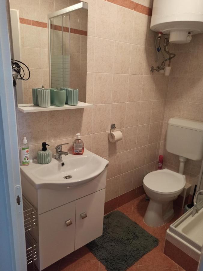 Ferienwohnung Angi Apartman- Nagyszeru Elhelyezkedes, Vendegkozpontu Szallashely-Szolgaltatas Harkan Exterior foto